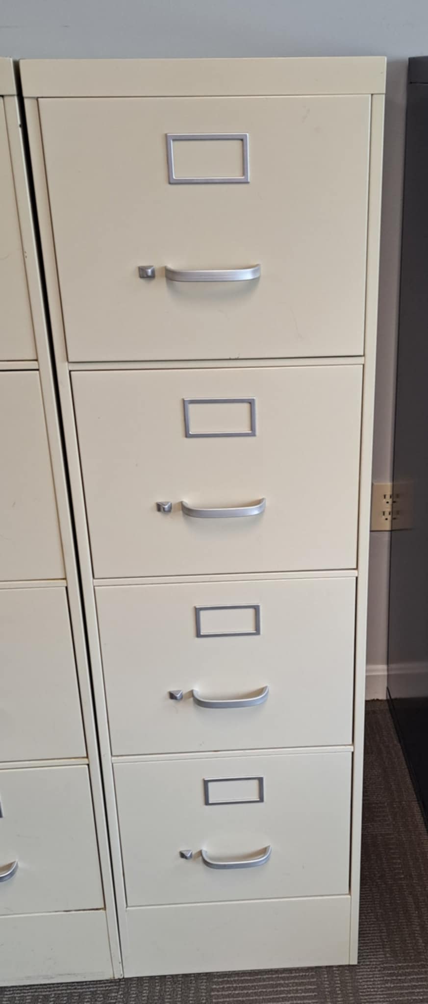 PRE-OWNED 4-DRAWER VERTICAL FILE