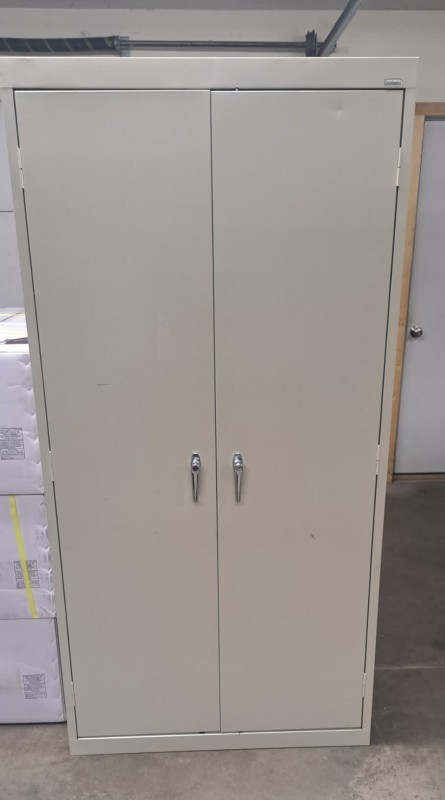 PRE-OWNED SANDUSKY STORAGE CABINET