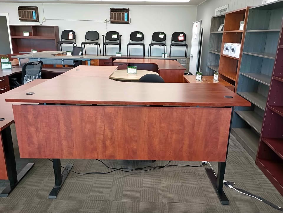 PRE-OWNED ELECTRIC HEIGHT DESK RIGHT RETURN RADIUS CUT